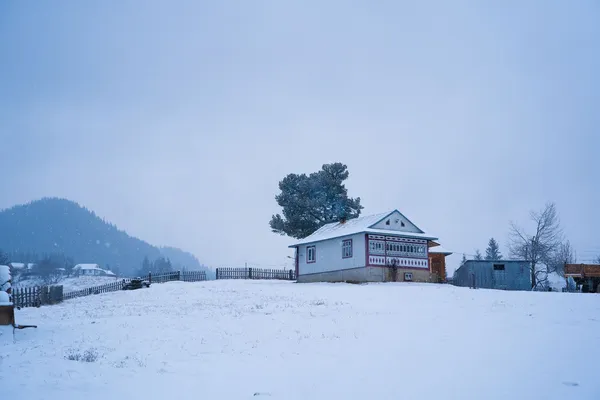 What story can a country house tell you?—The Old khata project