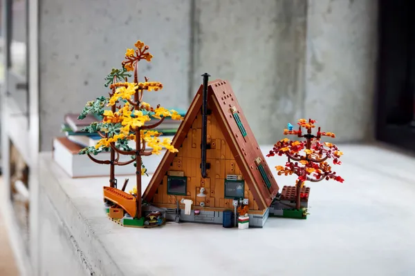 Adorable cabins now available at LEGO