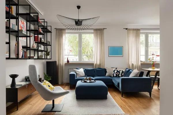 The encounter of eternal pieces in a 21st-century apartment building | PRZESTRZENIE Studio