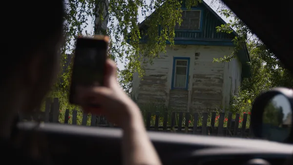 Online építőeszközzel az ukrán vidéki házak helyreállításáért