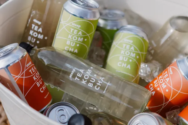 Szürcsöltünk, kóstoltunk, fermentáltunk – nincs mit tagadni, Magyarországra is megérkezett a kombucha láz! | Steap Tea Kombucha