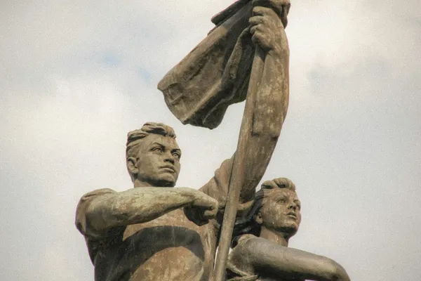 Echoes of Homo Sovieticus: Memory, Myth, and Modern Russia