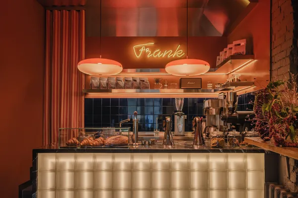 Egy kedves és stílusos sarki kávézó Kijevben – Frank Café
