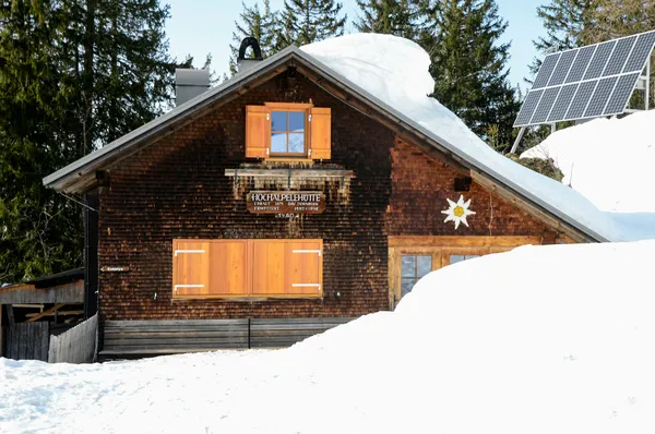 Zsíros kenyér a felvonó alatt | Hütteételek és après-ski italok Közép-Kelet-Európából